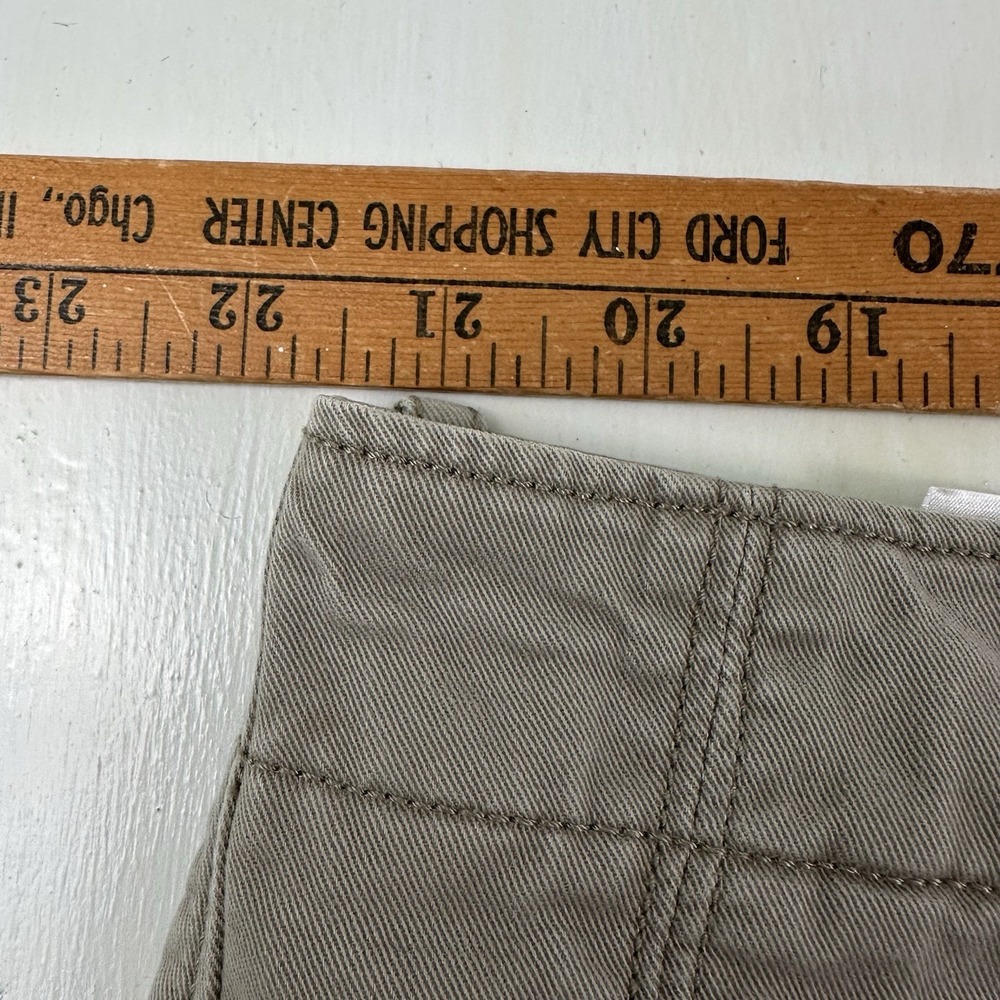 Y2K Levi's Baggy Cargo Shorts Men Khaki Actual 43 x 11 Grunge White Tab Military - Picture 9 of 14